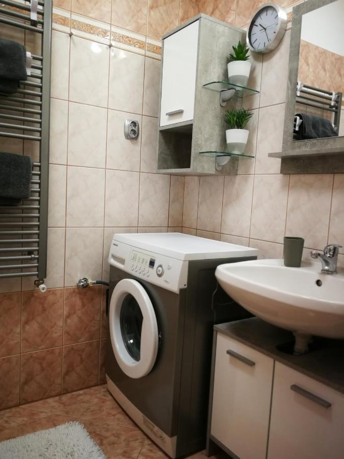 Voeroesmarty Apartman Miskolc - Belvaros - Downtown Buitenkant foto