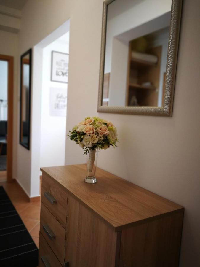 Voeroesmarty Apartman Miskolc - Belvaros - Downtown Buitenkant foto
