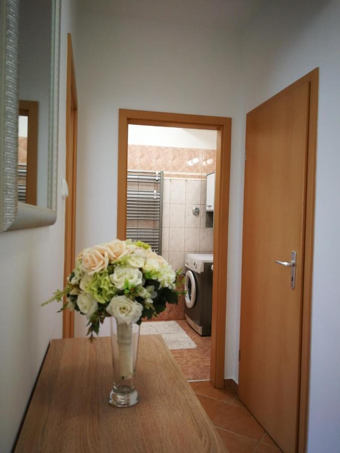 Voeroesmarty Apartman Miskolc - Belvaros - Downtown Buitenkant foto